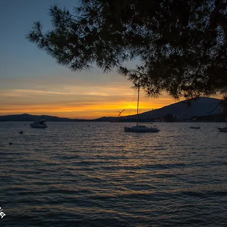 Apartman Luxury Sea View 20 M From The Sea Trogir