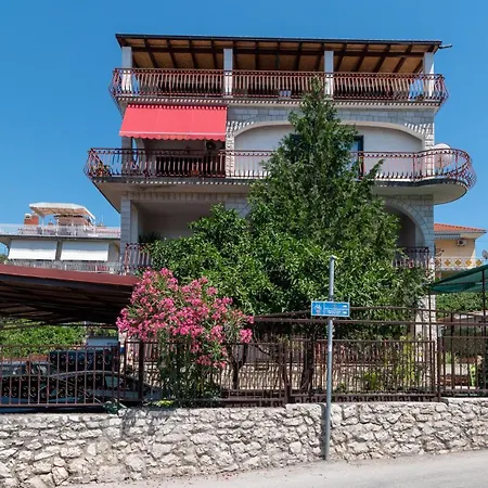Luxury Sea View 20 M From The Sea Apartman